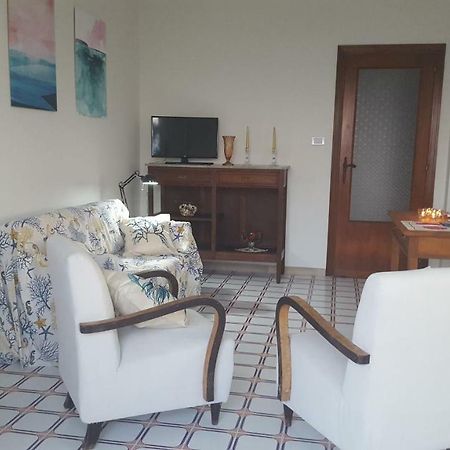 Casa Del Levante Рипосто Экстерьер фото
