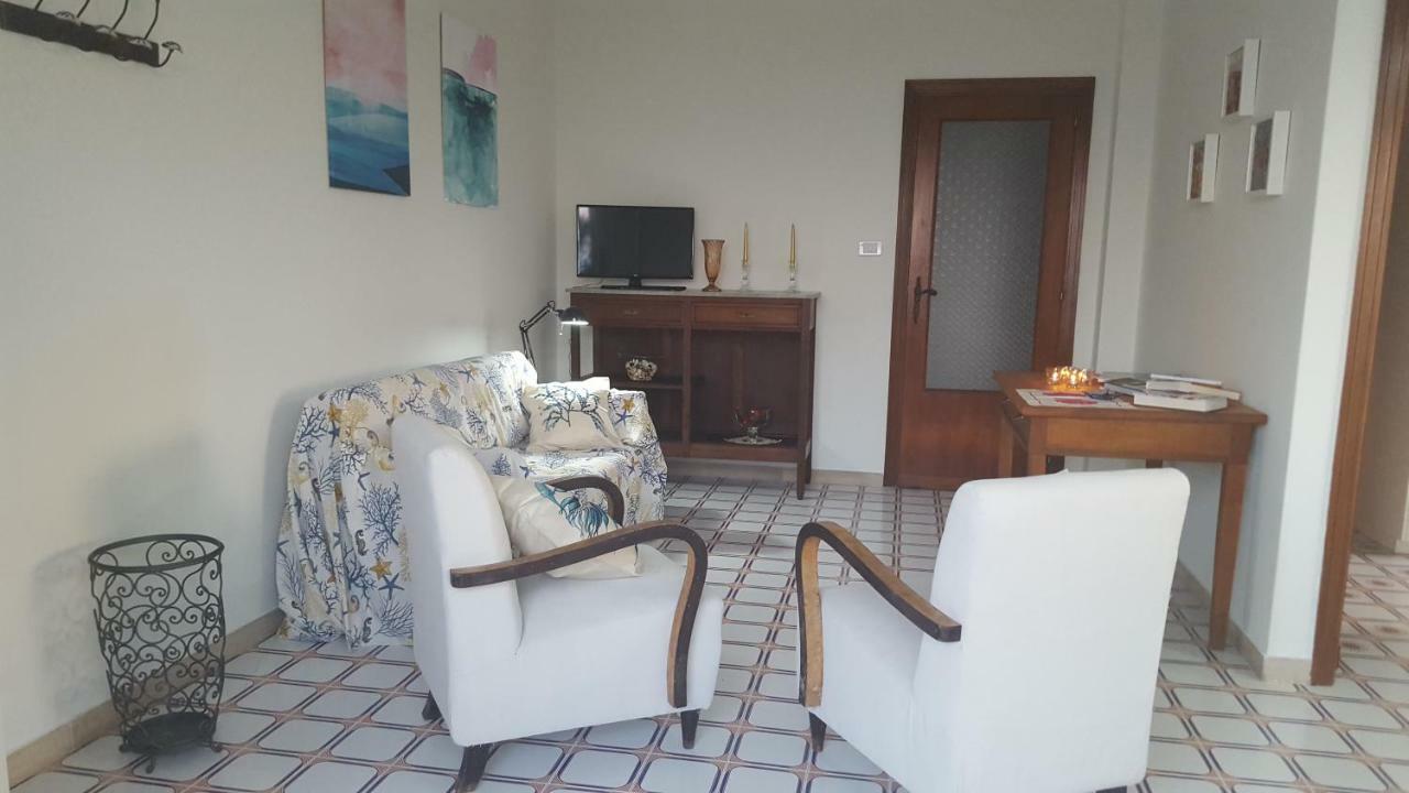 Casa Del Levante Рипосто Экстерьер фото