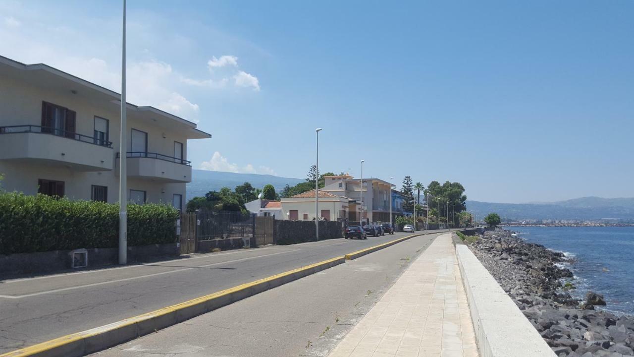 Casa Del Levante Рипосто Экстерьер фото
