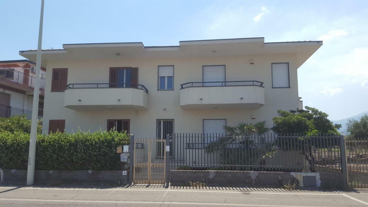 Casa Del Levante Рипосто Экстерьер фото