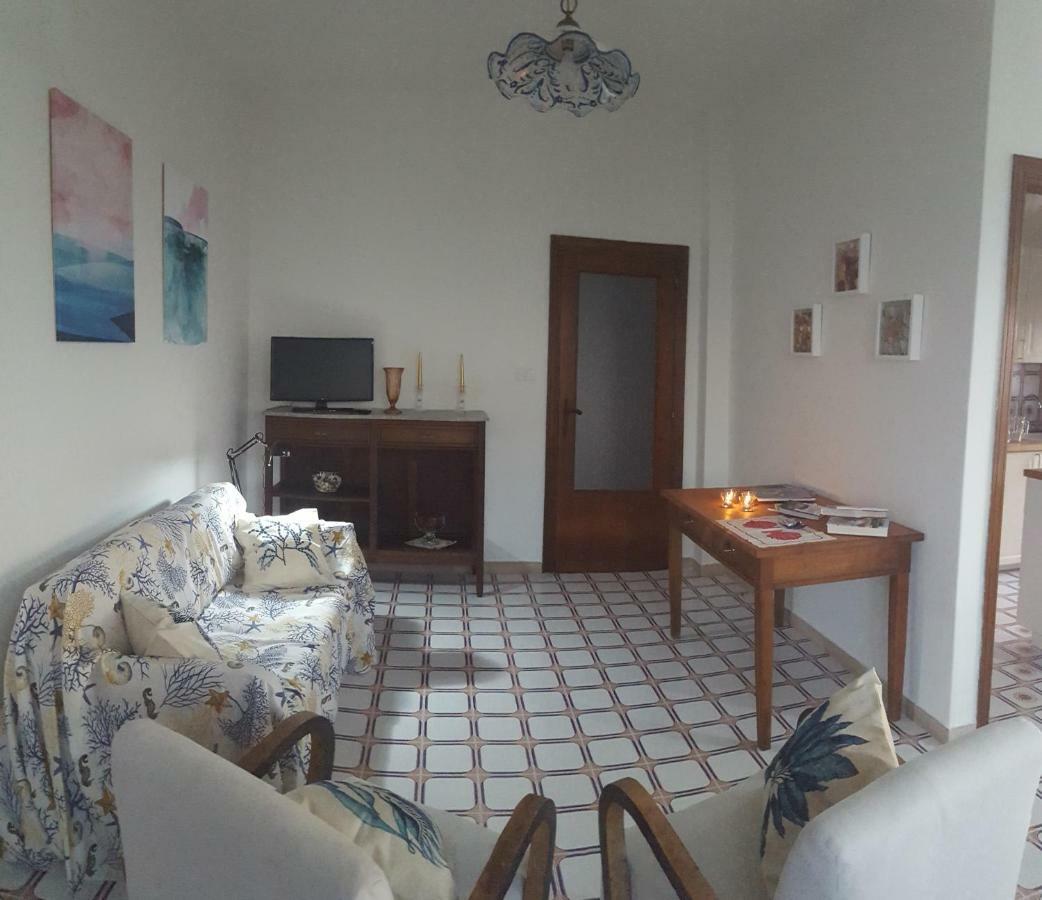 Casa Del Levante Рипосто Экстерьер фото