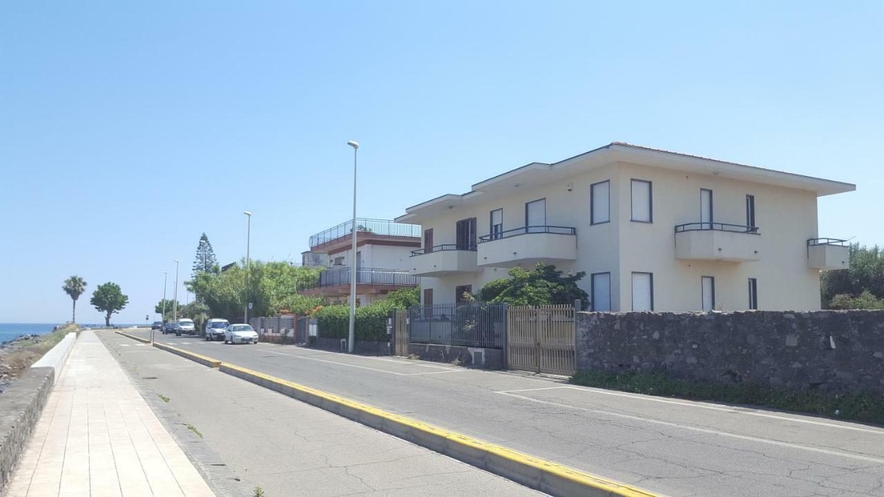 Casa Del Levante Рипосто Экстерьер фото