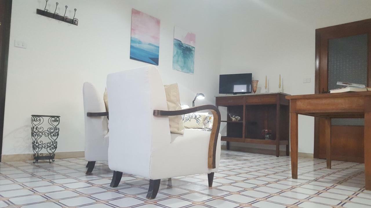Casa Del Levante Рипосто Экстерьер фото