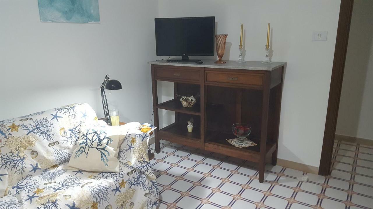 Casa Del Levante Рипосто Экстерьер фото