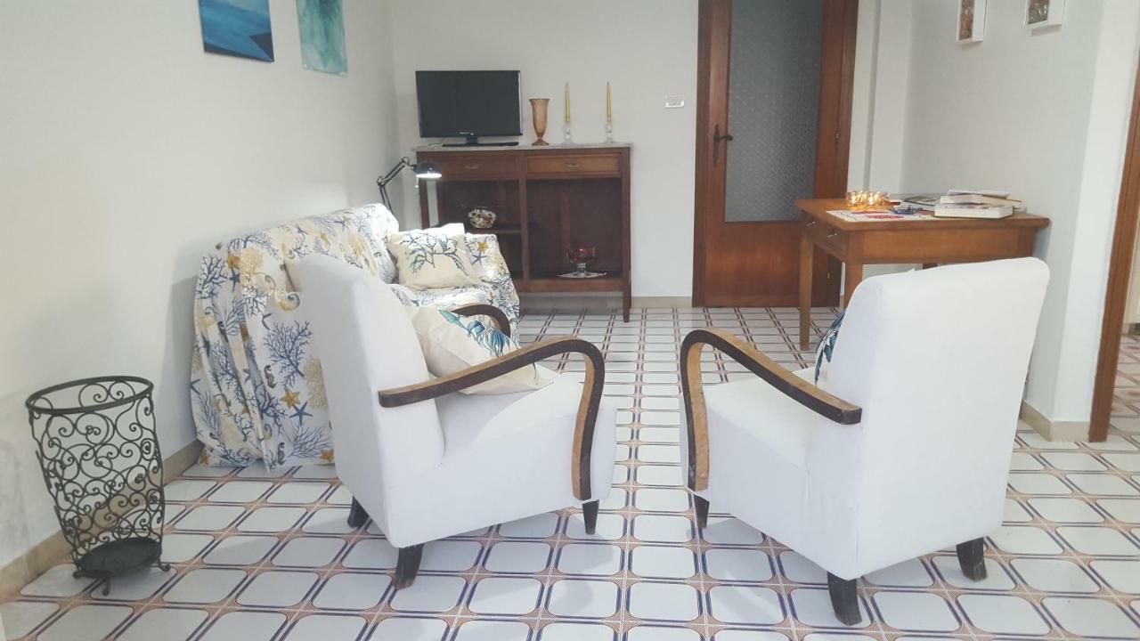 Casa Del Levante Рипосто Экстерьер фото